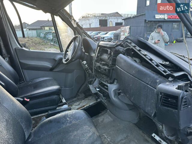 Белый Мерседес Sprinter, объемом двигателя 2.15 л и пробегом 500 тыс. км за 4300 $, фото 5 на Automoto.ua
