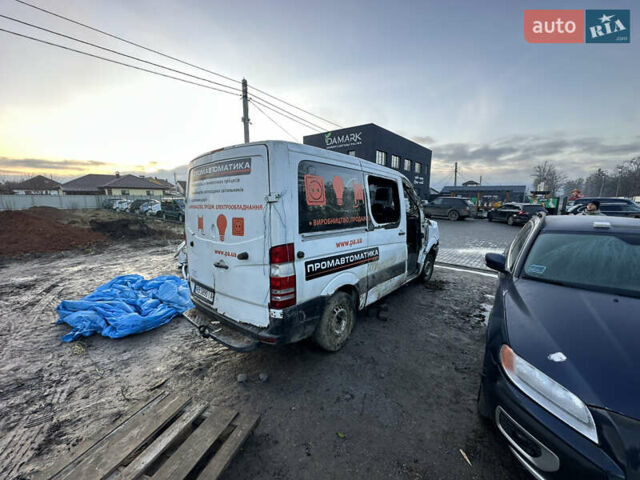 Белый Мерседес Sprinter, объемом двигателя 2.15 л и пробегом 500 тыс. км за 4300 $, фото 2 на Automoto.ua