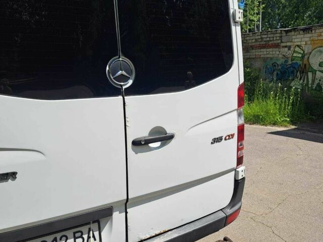 Белый Мерседес Sprinter, объемом двигателя 2.7 л и пробегом 350 тыс. км за 8500 $, фото 5 на Automoto.ua