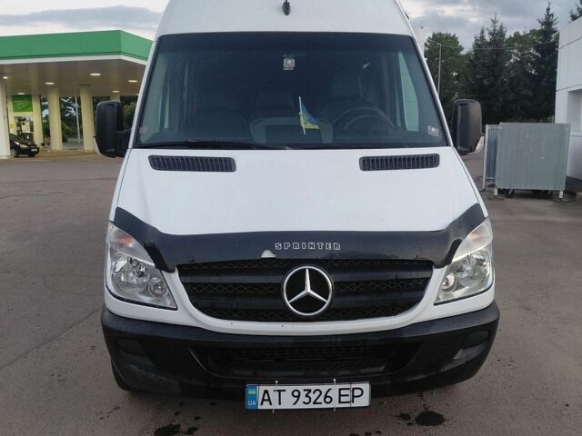 Белый Мерседес Sprinter, объемом двигателя 2.99 л и пробегом 903 тыс. км за 12600 $, фото 1 на Automoto.ua