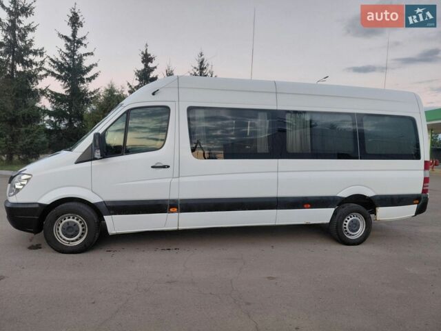 Белый Мерседес Sprinter, объемом двигателя 2.99 л и пробегом 903 тыс. км за 12600 $, фото 2 на Automoto.ua