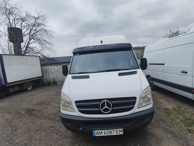 Белый Мерседес Sprinter, объемом двигателя 0 л и пробегом 400 тыс. км за 15000 $, фото 1 на Automoto.ua