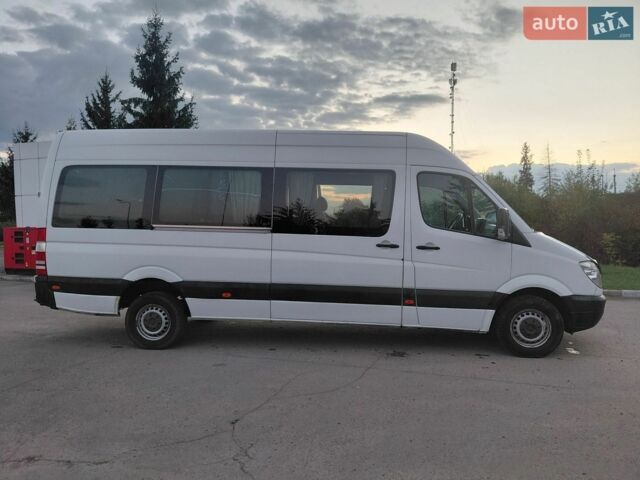Белый Мерседес Sprinter, объемом двигателя 2.99 л и пробегом 903 тыс. км за 12600 $, фото 3 на Automoto.ua