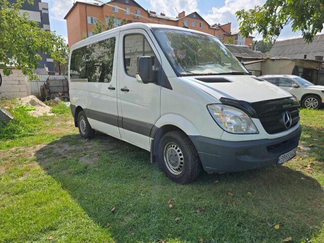Белый Мерседес Sprinter, объемом двигателя 2.1 л и пробегом 290 тыс. км за 11500 $, фото 3 на Automoto.ua
