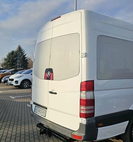 Белый Мерседес Sprinter, объемом двигателя 2.15 л и пробегом 443 тыс. км за 18700 $, фото 3 на Automoto.ua