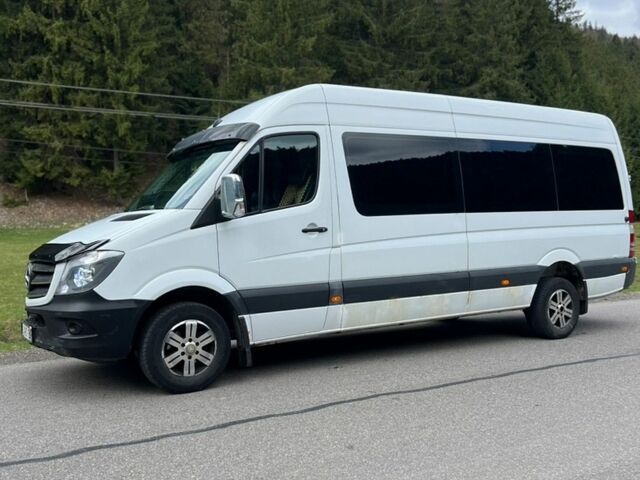 Белый Мерседес Sprinter, объемом двигателя 2.15 л и пробегом 760 тыс. км за 13200 $, фото 2 на Automoto.ua