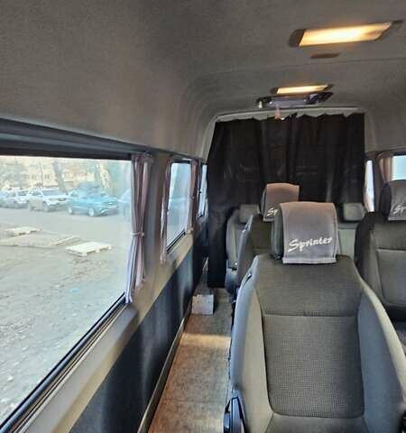 Белый Мерседес Sprinter, объемом двигателя 2.15 л и пробегом 443 тыс. км за 18700 $, фото 5 на Automoto.ua