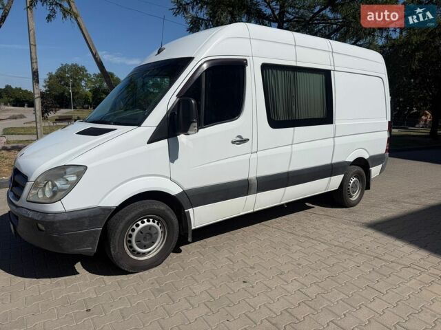 Белый Мерседес Sprinter, объемом двигателя 2.14 л и пробегом 200 тыс. км за 12800 $, фото 3 на Automoto.ua