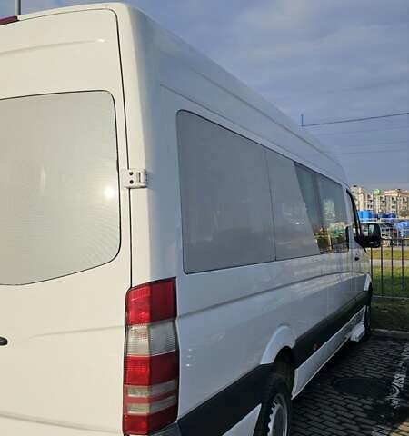 Белый Мерседес Sprinter, объемом двигателя 2.15 л и пробегом 443 тыс. км за 18700 $, фото 4 на Automoto.ua