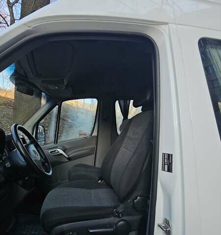 Белый Мерседес Sprinter, объемом двигателя 2.15 л и пробегом 443 тыс. км за 18700 $, фото 10 на Automoto.ua