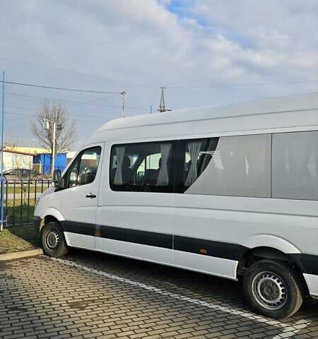 Белый Мерседес Sprinter, объемом двигателя 2.15 л и пробегом 443 тыс. км за 18700 $, фото 7 на Automoto.ua