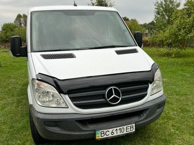 Белый Мерседес Sprinter, объемом двигателя 2.14 л и пробегом 338 тыс. км за 13000 $, фото 7 на Automoto.ua