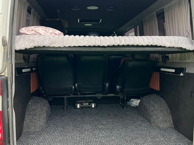 Белый Мерседес Sprinter, объемом двигателя 2.14 л и пробегом 338 тыс. км за 13000 $, фото 6 на Automoto.ua