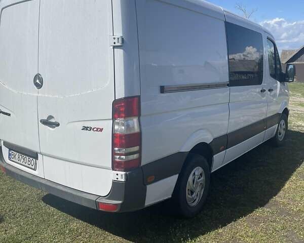 Белый Мерседес Sprinter, объемом двигателя 2.14 л и пробегом 700 тыс. км за 9495 $, фото 2 на Automoto.ua