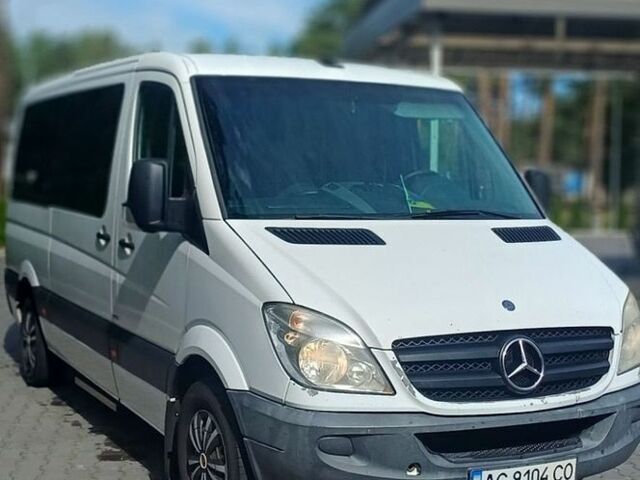 Белый Мерседес Sprinter, объемом двигателя 2.14 л и пробегом 691 тыс. км за 15000 $, фото 2 на Automoto.ua