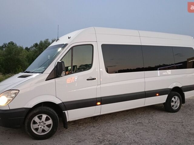 Белый Мерседес Sprinter, объемом двигателя 2.14 л и пробегом 795 тыс. км за 18000 $, фото 3 на Automoto.ua