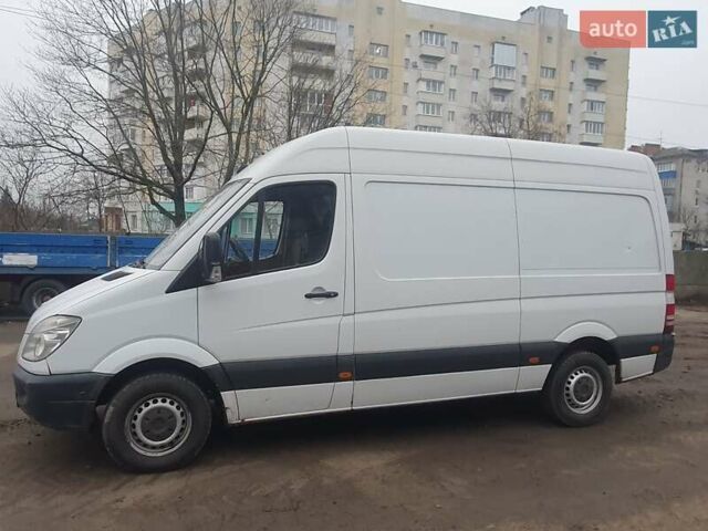 Белый Мерседес Sprinter, объемом двигателя 2.2 л и пробегом 335 тыс. км за 12000 $, фото 6 на Automoto.ua