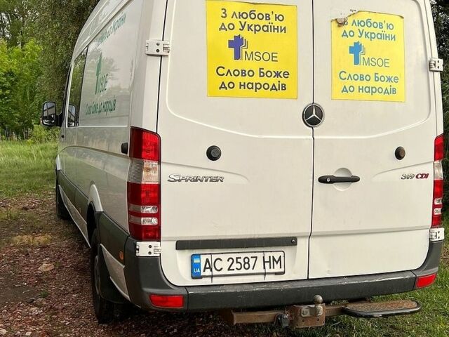 Белый Мерседес Sprinter, объемом двигателя 2.99 л и пробегом 195 тыс. км за 21999 $, фото 3 на Automoto.ua