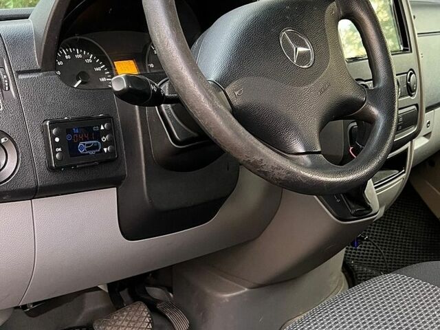 Белый Мерседес Sprinter, объемом двигателя 2.99 л и пробегом 195 тыс. км за 21999 $, фото 12 на Automoto.ua