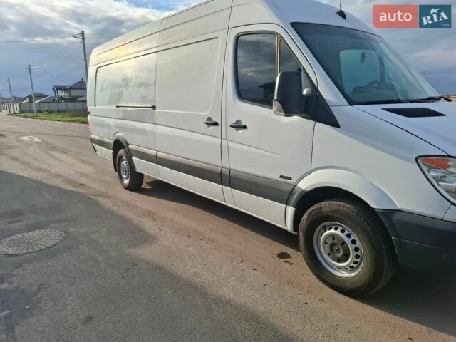 Белый Мерседес Sprinter, объемом двигателя 2.99 л и пробегом 200 тыс. км за 17300 $, фото 5 на Automoto.ua