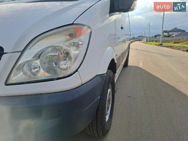 Белый Мерседес Sprinter, объемом двигателя 2.99 л и пробегом 200 тыс. км за 17300 $, фото 3 на Automoto.ua