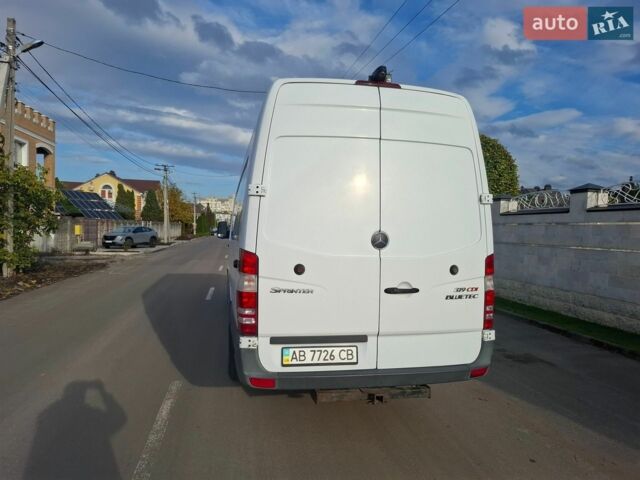 Белый Мерседес Sprinter, объемом двигателя 2.99 л и пробегом 200 тыс. км за 17300 $, фото 12 на Automoto.ua