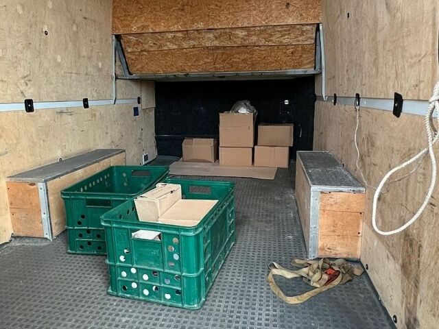 Белый Мерседес Sprinter, объемом двигателя 2.99 л и пробегом 195 тыс. км за 21999 $, фото 9 на Automoto.ua