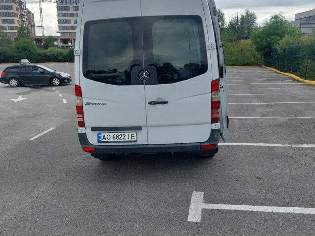 Белый Мерседес Sprinter, объемом двигателя 2.1 л и пробегом 395 тыс. км за 15000 $, фото 4 на Automoto.ua