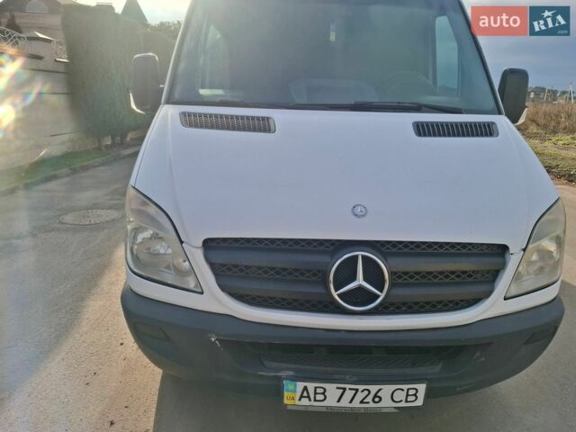 Белый Мерседес Sprinter, объемом двигателя 2.99 л и пробегом 200 тыс. км за 17300 $, фото 2 на Automoto.ua