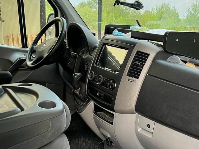 Белый Мерседес Sprinter, объемом двигателя 2.99 л и пробегом 195 тыс. км за 21999 $, фото 7 на Automoto.ua