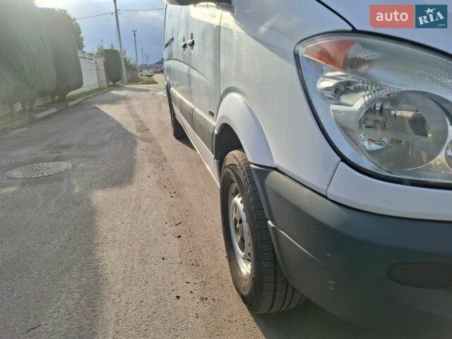 Белый Мерседес Sprinter, объемом двигателя 2.99 л и пробегом 200 тыс. км за 17300 $, фото 4 на Automoto.ua