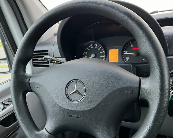 Білий Мерседес Sprinter, об'ємом двигуна 2.2 л та пробігом 329 тис. км за 22900 $, фото 37 на Automoto.ua