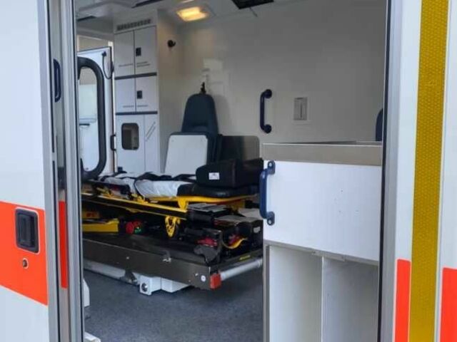 Белый Мерседес Sprinter, объемом двигателя 2.2 л и пробегом 332 тыс. км за 28358 $, фото 11 на Automoto.ua