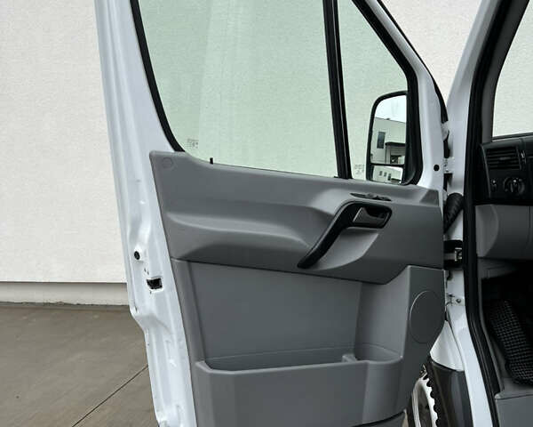 Білий Мерседес Sprinter, об'ємом двигуна 2.2 л та пробігом 329 тис. км за 22900 $, фото 26 на Automoto.ua