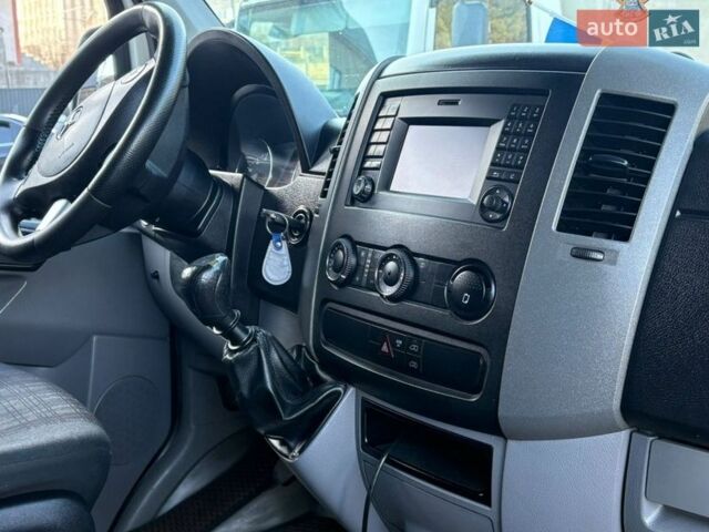 Білий Мерседес Sprinter, об'ємом двигуна 2.99 л та пробігом 802 тис. км за 30000 $, фото 5 на Automoto.ua