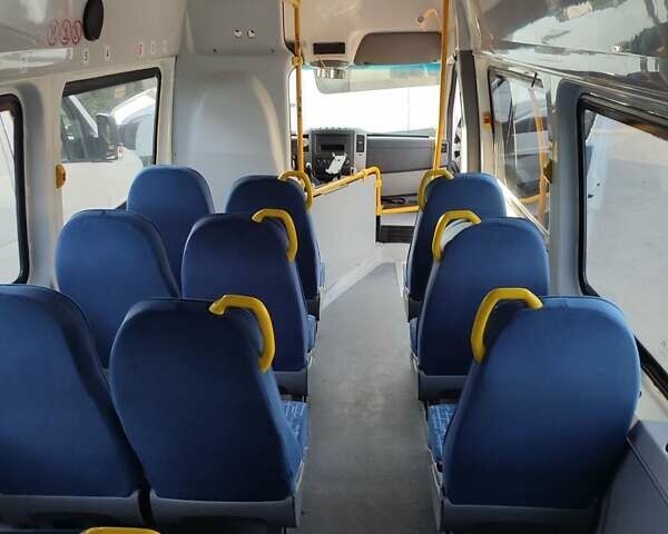 Белый Мерседес Sprinter, объемом двигателя 0 л и пробегом 369 тыс. км за 27500 $, фото 4 на Automoto.ua