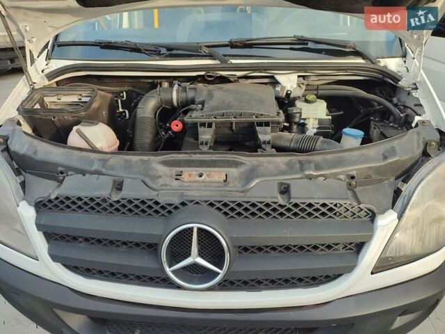 Белый Мерседес Sprinter, объемом двигателя 0 л и пробегом 369 тыс. км за 27500 $, фото 10 на Automoto.ua