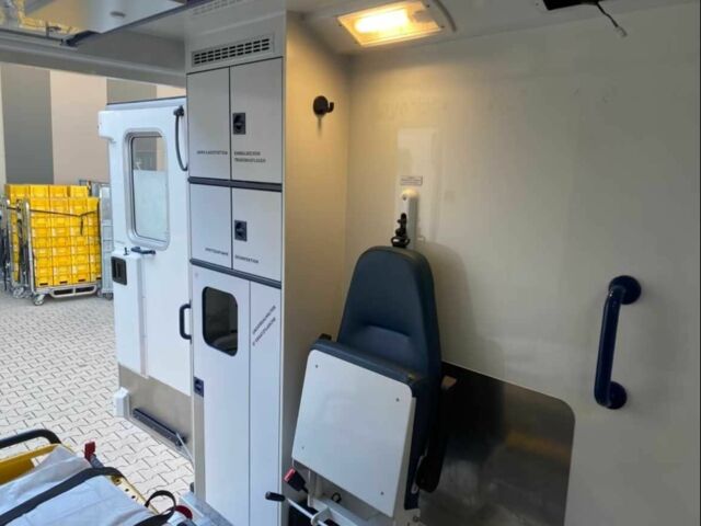 Белый Мерседес Sprinter, объемом двигателя 2.2 л и пробегом 332 тыс. км за 28358 $, фото 16 на Automoto.ua