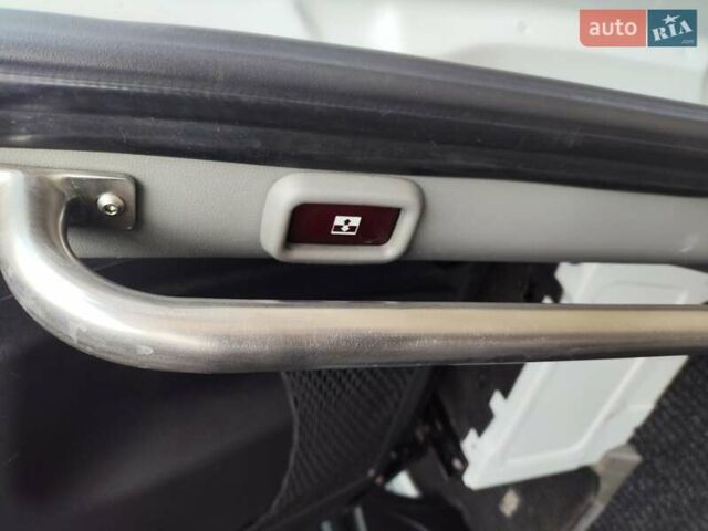 Белый Мерседес Sprinter, объемом двигателя 2.14 л и пробегом 462 тыс. км за 18800 $, фото 6 на Automoto.ua