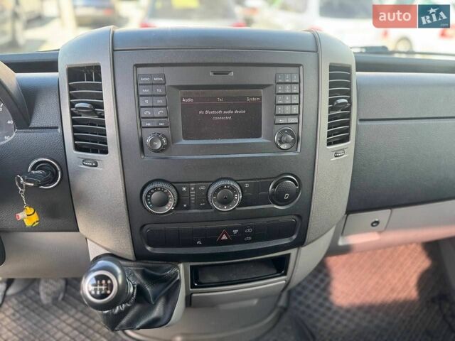 Белый Мерседес Sprinter, объемом двигателя 3 л и пробегом 443 тыс. км за 16500 $, фото 8 на Automoto.ua