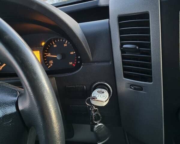 Белый Мерседес Sprinter, объемом двигателя 2.2 л и пробегом 270 тыс. км за 22500 $, фото 4 на Automoto.ua