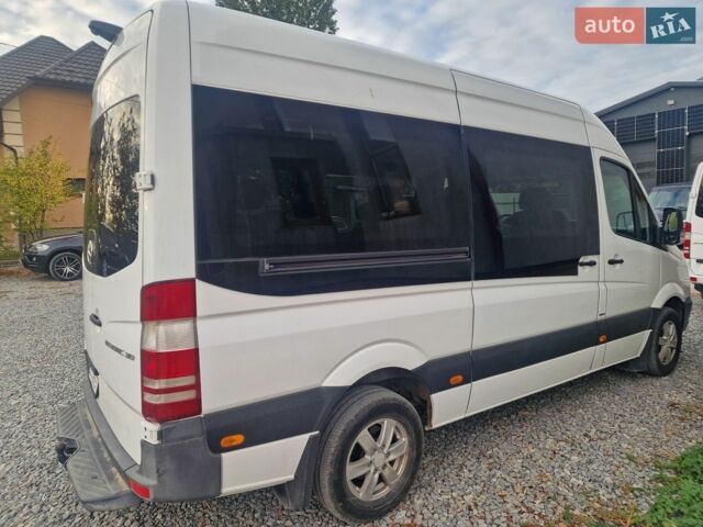 Белый Мерседес Sprinter, объемом двигателя 2.99 л и пробегом 383 тыс. км за 29850 $, фото 4 на Automoto.ua