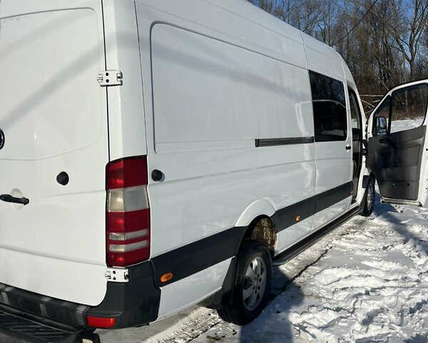 Белый Мерседес Sprinter, объемом двигателя 3 л и пробегом 470 тыс. км за 26869 $, фото 11 на Automoto.ua