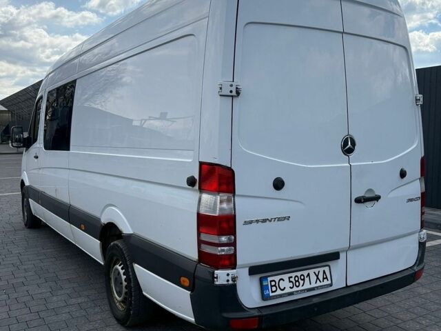 Белый Мерседес Sprinter, объемом двигателя 2.14 л и пробегом 350 тыс. км за 16800 $, фото 3 на Automoto.ua