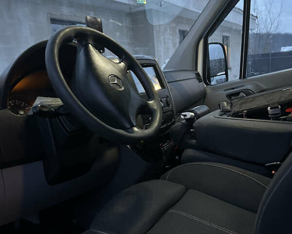 Белый Мерседес Sprinter, объемом двигателя 2.14 л и пробегом 500 тыс. км за 18500 $, фото 16 на Automoto.ua