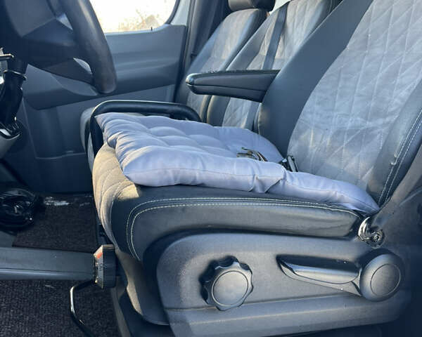 Белый Мерседес Sprinter, объемом двигателя 3 л и пробегом 470 тыс. км за 26869 $, фото 9 на Automoto.ua