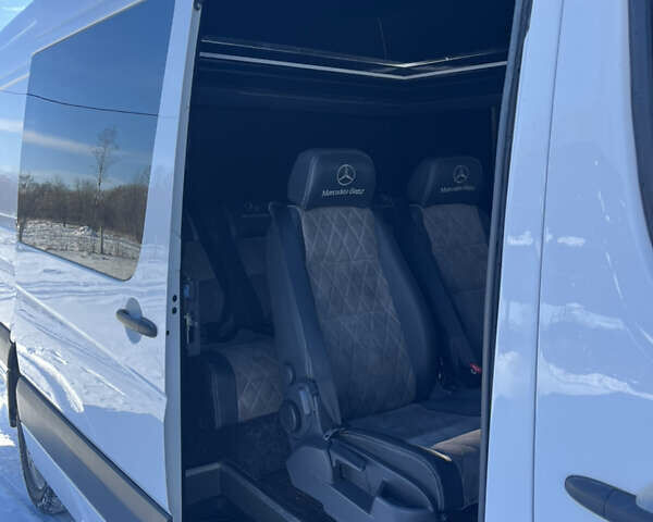 Белый Мерседес Sprinter, объемом двигателя 3 л и пробегом 470 тыс. км за 26869 $, фото 13 на Automoto.ua