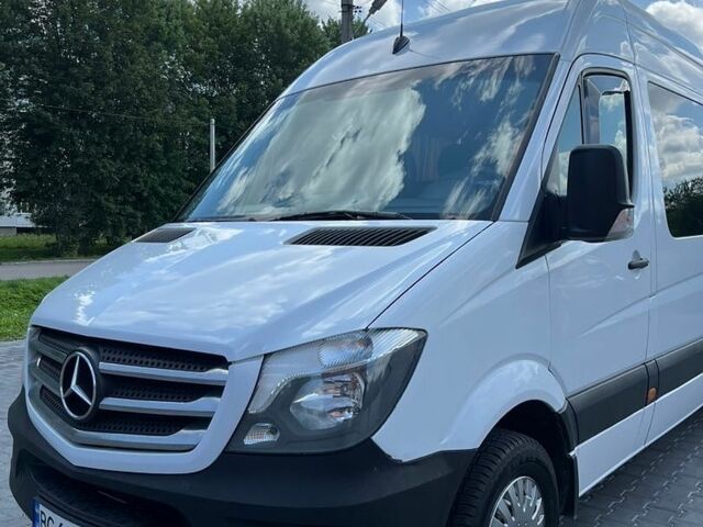 Белый Мерседес Sprinter, объемом двигателя 2.14 л и пробегом 722 тыс. км за 22300 $, фото 1 на Automoto.ua