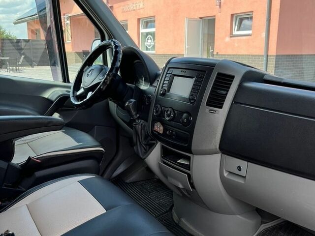 Белый Мерседес Sprinter, объемом двигателя 2.14 л и пробегом 722 тыс. км за 22300 $, фото 23 на Automoto.ua