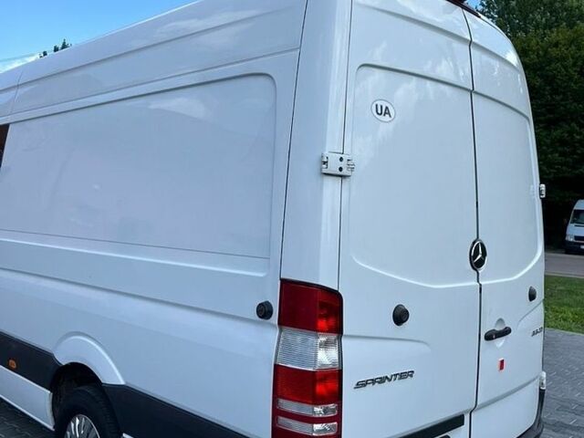 Білий Мерседес Sprinter, об'ємом двигуна 2.14 л та пробігом 722 тис. км за 25500 $, фото 5 на Automoto.ua